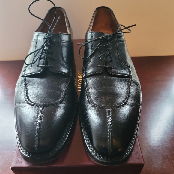 Shoes - Picture 4 of 5